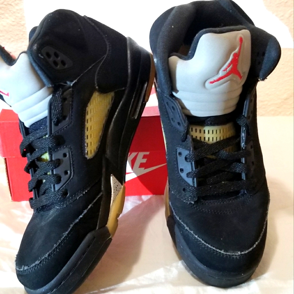 Kids air jordan 5's Used Condition but well kept.